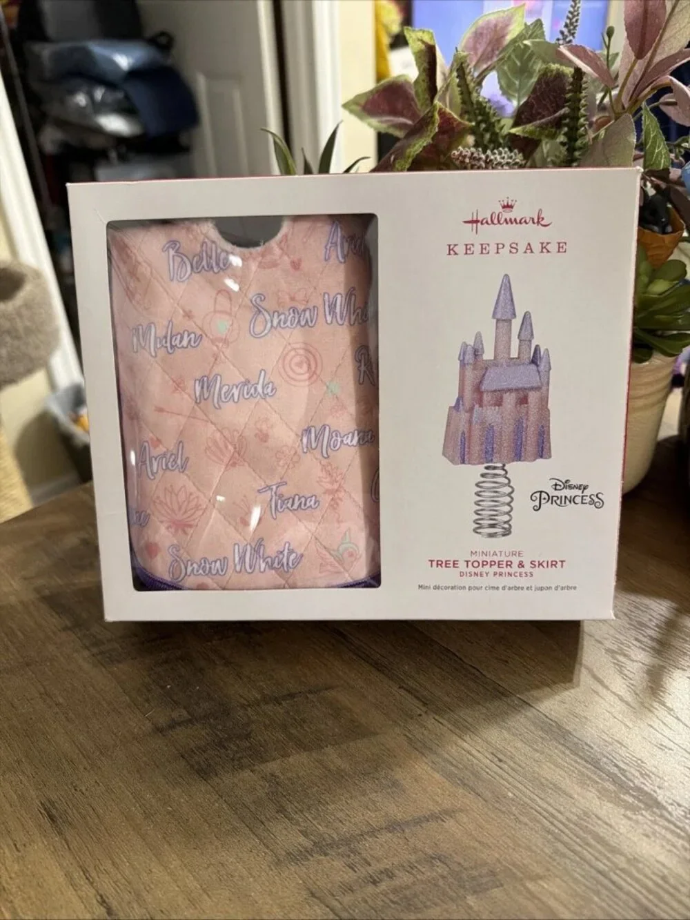 Hallmark Miniature Disney Princess Tree Topper and Christmas Tree Skirt Set-NIB